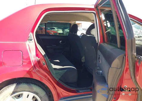 2011 Nissan Versa 1.8S z USA, uszkodzony, nr VIN 3N1BC1AP7BL433051